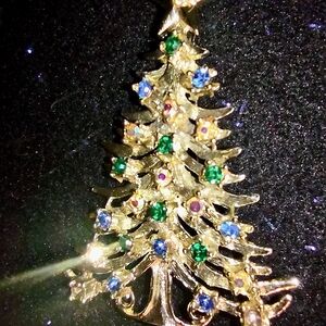 Vintage Lancer Gold Christmas Tree Brooch
